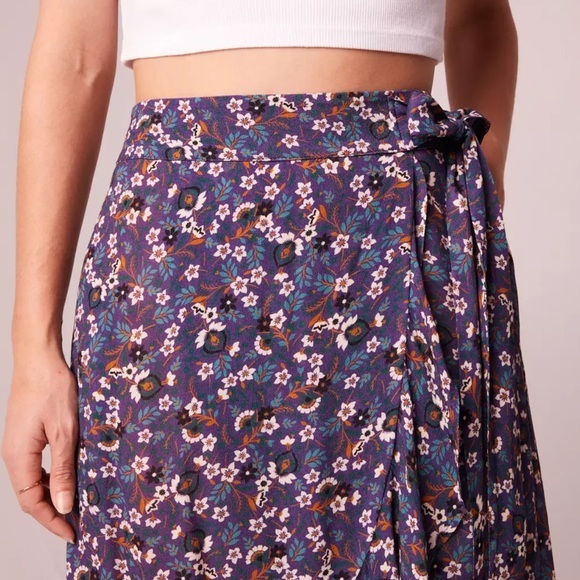 Band of the Free People Linaelle‎ Purple Floral Faux Wrap Skirt Midi NWT $89 MED - Picture 2 of 16
